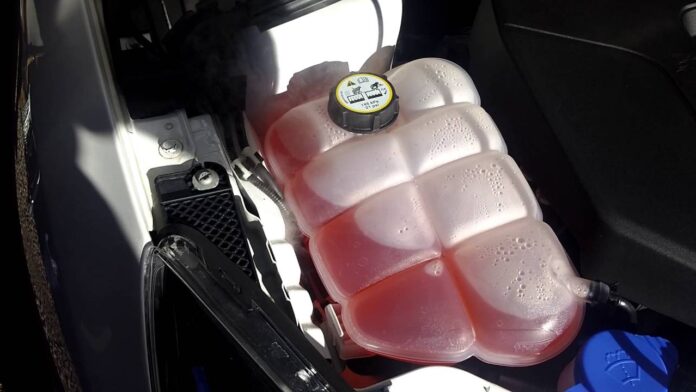 Ford Focus Coolant Reservoir