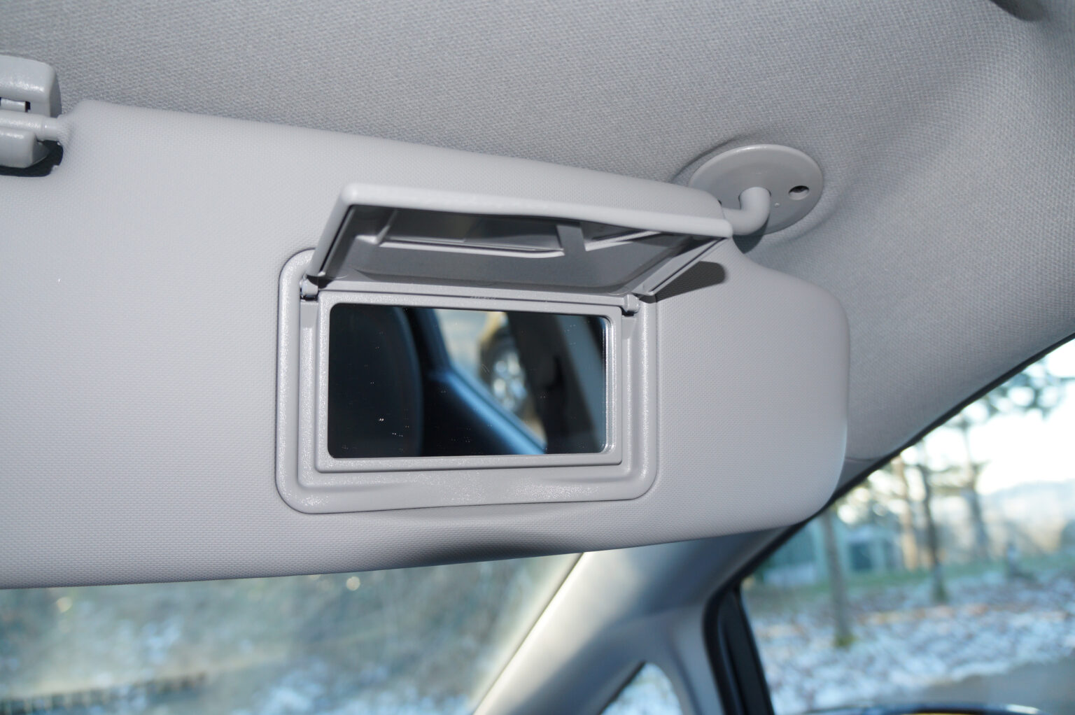  Hyundai Accent Sun Visor